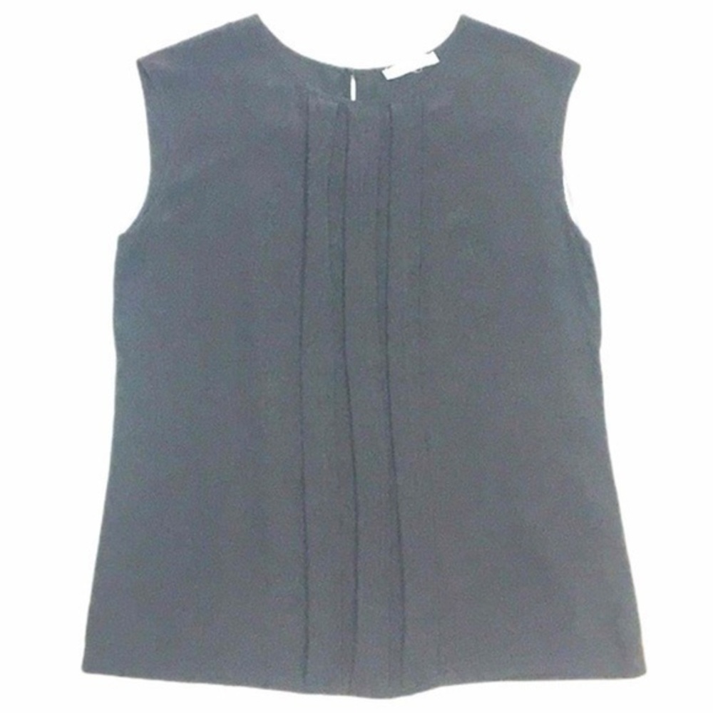 UEC Tinley Road black sleeveless blouse, medium